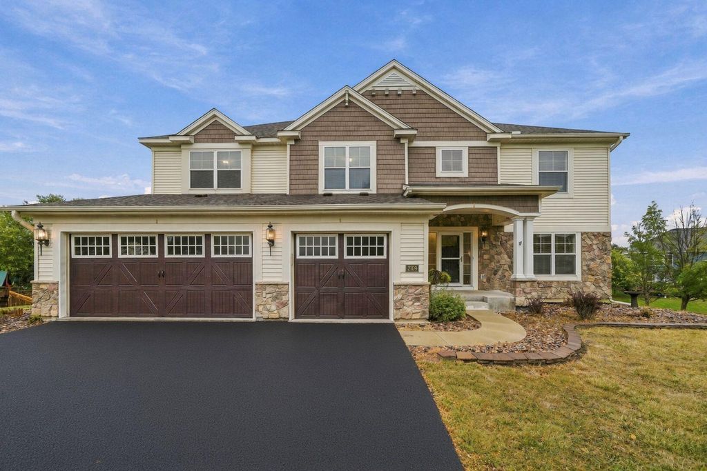 2109 Rockridge Circle, Shakopee, MN 55379 — exterior