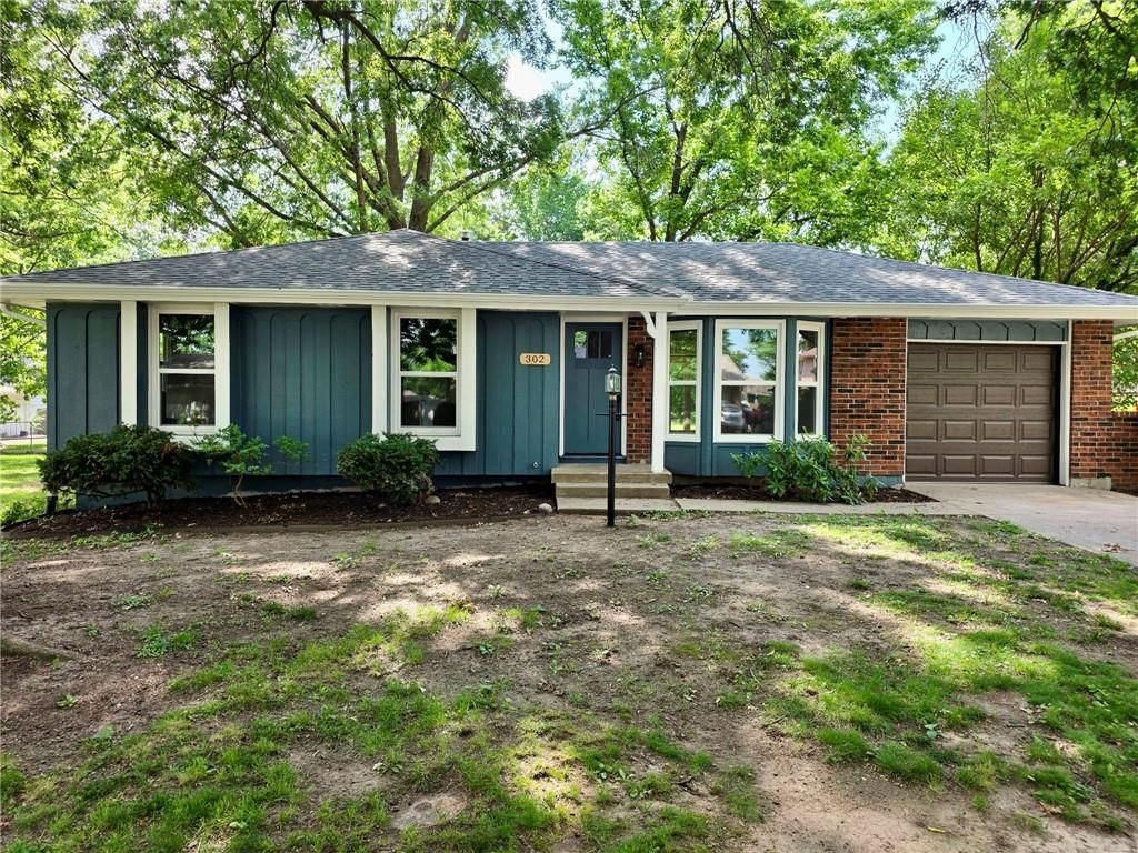 302 NE Corder Street, Lee's Summit, MO 64063