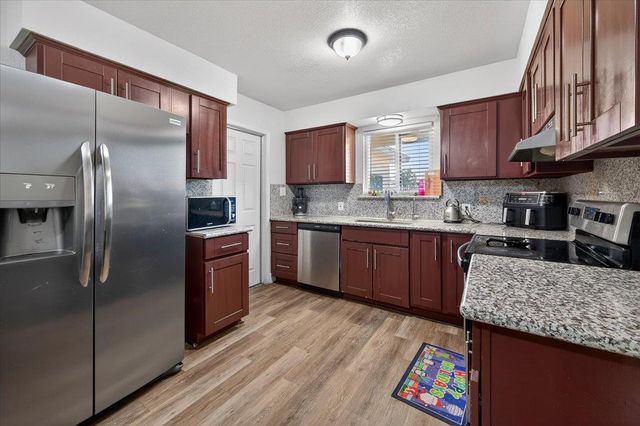 2931 Paula Drive, Clovis, CA 93612