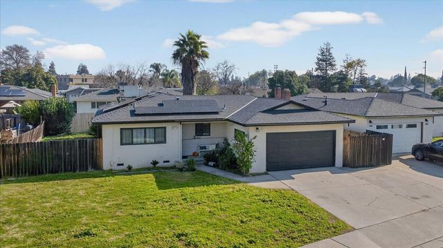 2931 Paula Drive, Clovis, CA 93612
