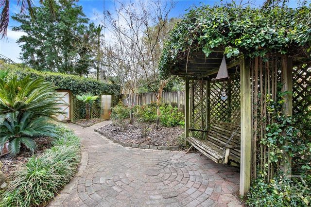 1 Inglesby Court, Savannah, GA 31406