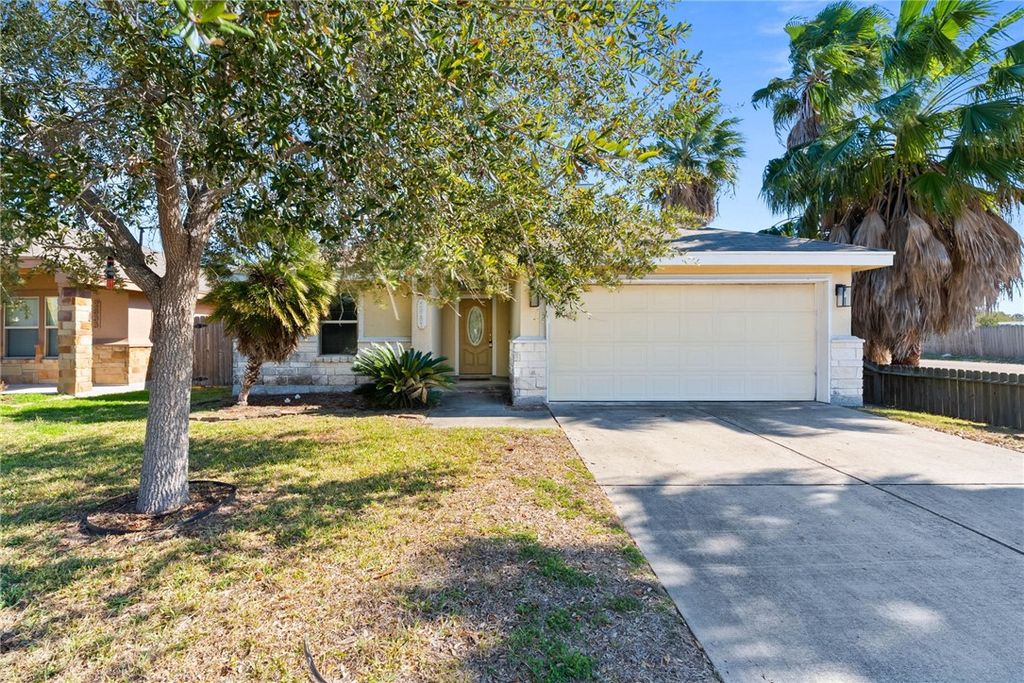 2637 Date Palm Dr, Corpus Christi, TX 78418