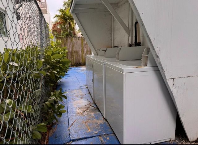 7717 Byron Ave 9, Miami Beach, FL 33141