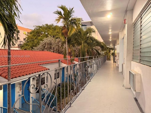7717 Byron Ave 9, Miami Beach, FL 33141