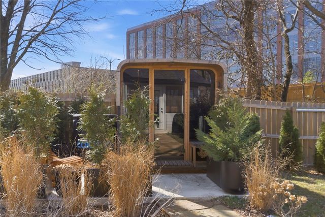 900 Convair Street, Bentonville, AR 72712