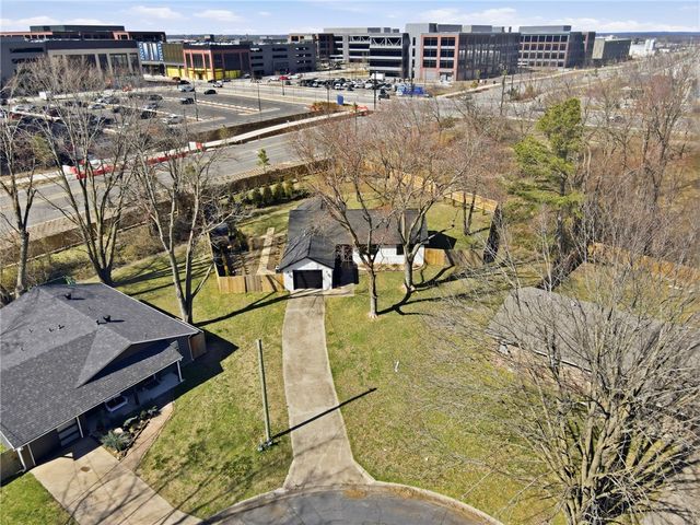 900 Convair Street, Bentonville, AR 72712