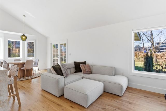 900 Convair Street, Bentonville, AR 72712