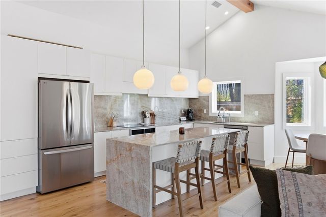 900 Convair Street, Bentonville, AR 72712