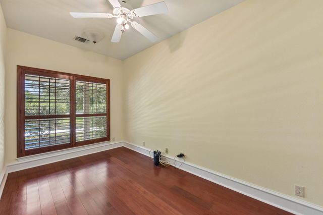 1915 Oak Forest DR, Round Rock, TX 78681