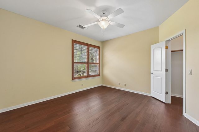 1915 Oak Forest DR, Round Rock, TX 78681