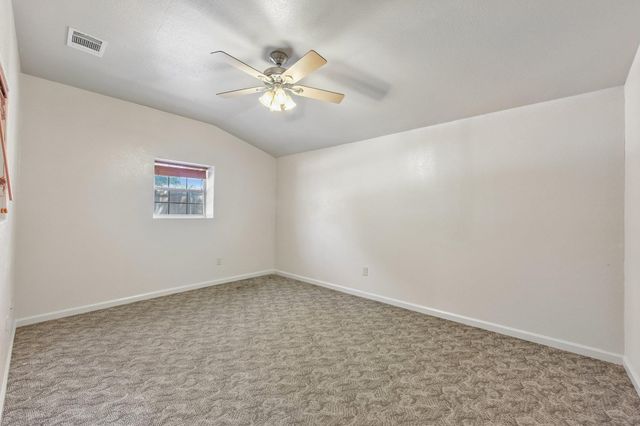 1915 Oak Forest DR, Round Rock, TX 78681
