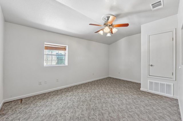 1915 Oak Forest DR, Round Rock, TX 78681