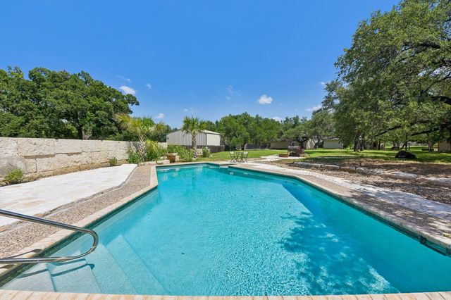1915 Oak Forest DR, Round Rock, TX 78681