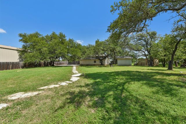 1915 Oak Forest DR, Round Rock, TX 78681