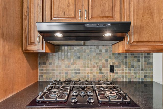 1915 Oak Forest DR, Round Rock, TX 78681