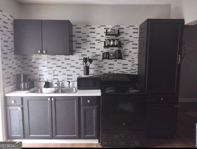 7567 Sugarcreek Drive, Riverdale, GA 30296