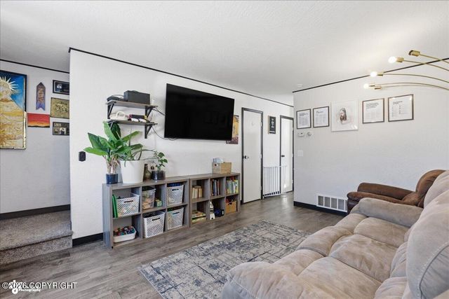 3361 Doil Drive, Anchorage, AK 99507