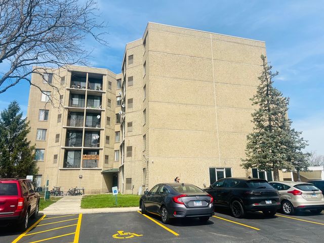1750 N Marywood Avenue 513, Aurora, IL 60505