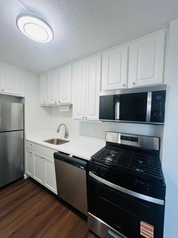 1750 N Marywood Avenue 513, Aurora, IL 60505