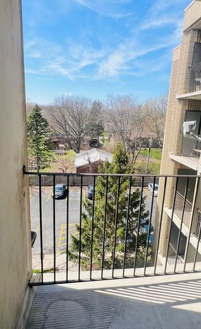 1750 N Marywood Avenue 513, Aurora, IL 60505