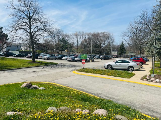 1750 N Marywood Avenue 513, Aurora, IL 60505
