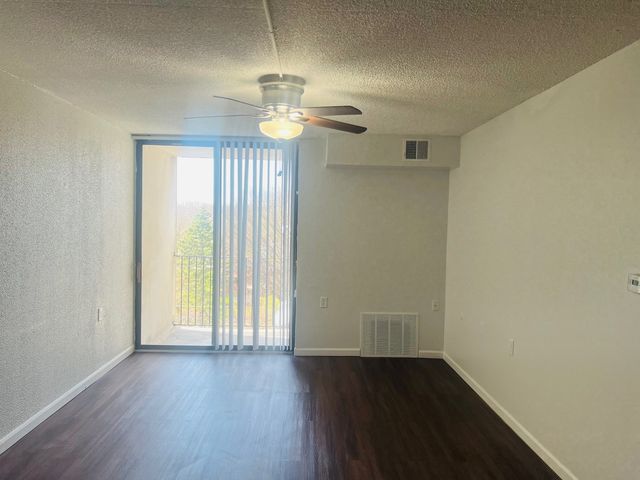 1750 N Marywood Avenue 513, Aurora, IL 60505