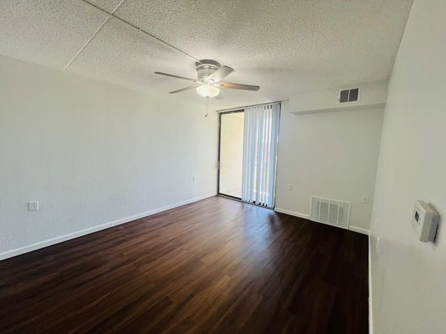 1750 N Marywood Avenue 513, Aurora, IL 60505