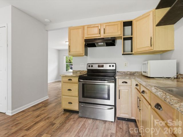 622 Dunbrook Lane, Charlotte, NC 28217