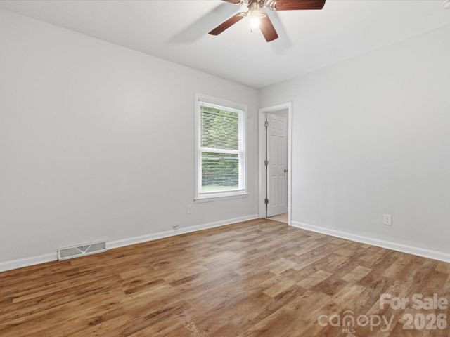 622 Dunbrook Lane, Charlotte, NC 28217