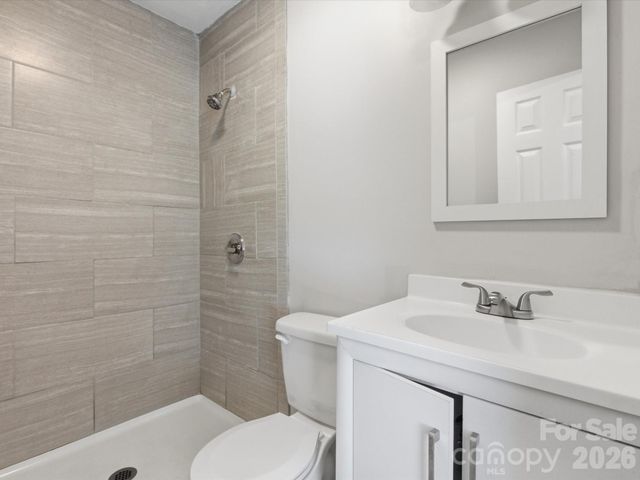 622 Dunbrook Lane, Charlotte, NC 28217