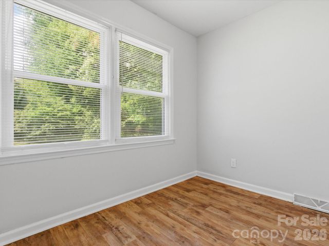 622 Dunbrook Lane, Charlotte, NC 28217