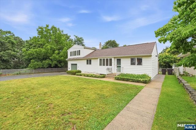 5 Lexington Avenue, Wallington, NJ 07057