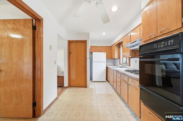 5 Lexington Avenue, Wallington, NJ 07057