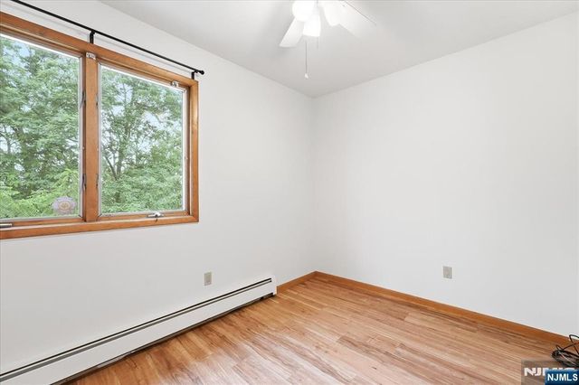 5 Lexington Avenue, Wallington, NJ 07057