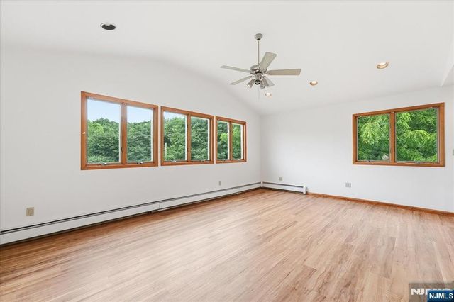 5 Lexington Avenue, Wallington, NJ 07057