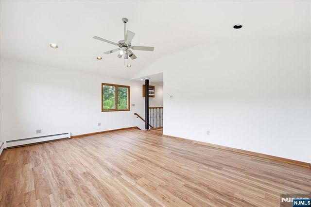 5 Lexington Avenue, Wallington, NJ 07057