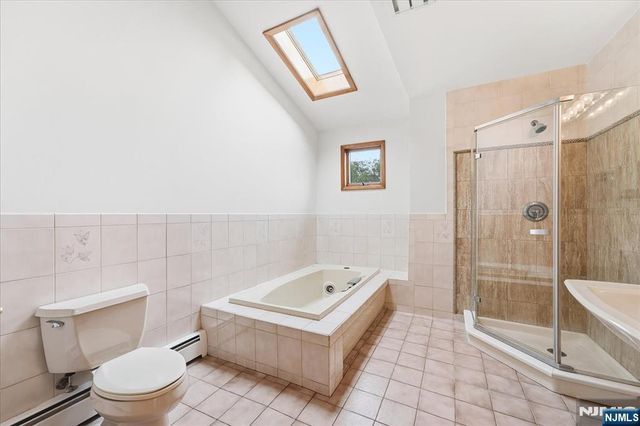 5 Lexington Avenue, Wallington, NJ 07057