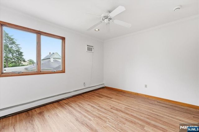 5 Lexington Avenue, Wallington, NJ 07057