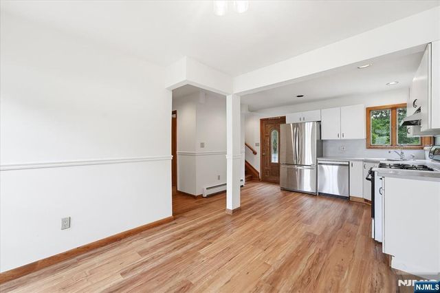 5 Lexington Avenue, Wallington, NJ 07057