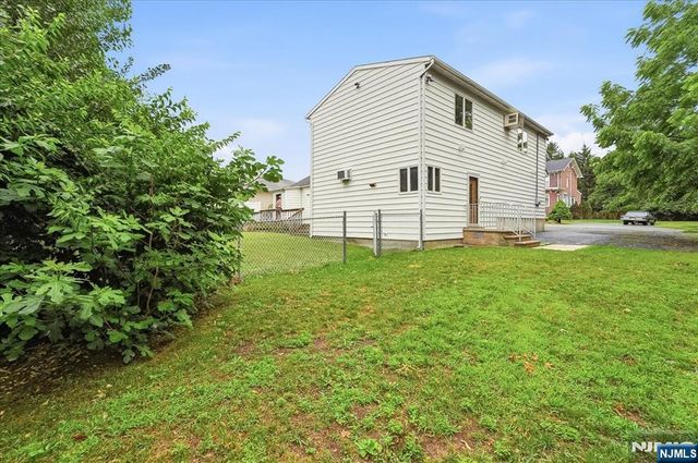 5 Lexington Avenue, Wallington, NJ 07057