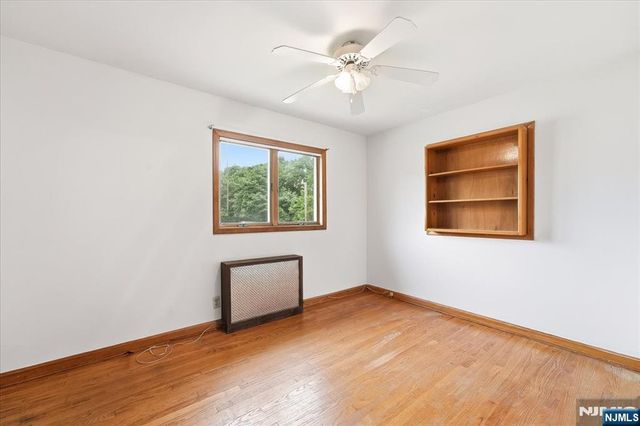 5 Lexington Avenue, Wallington, NJ 07057