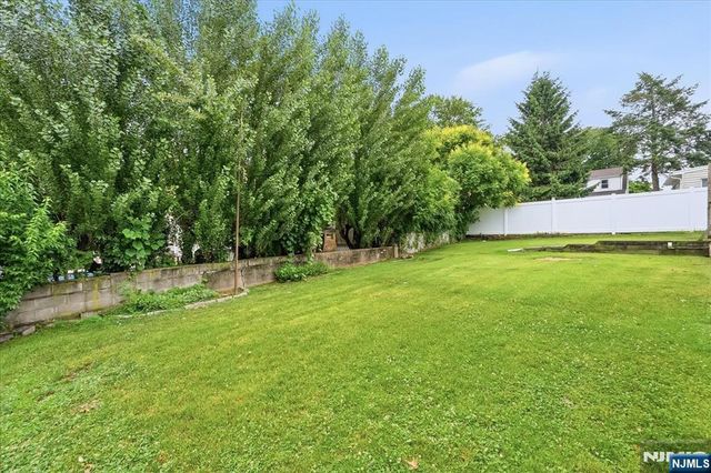 5 Lexington Avenue, Wallington, NJ 07057