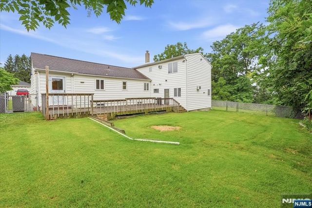 5 Lexington Avenue, Wallington, NJ 07057