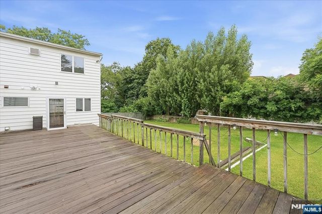 5 Lexington Avenue, Wallington, NJ 07057