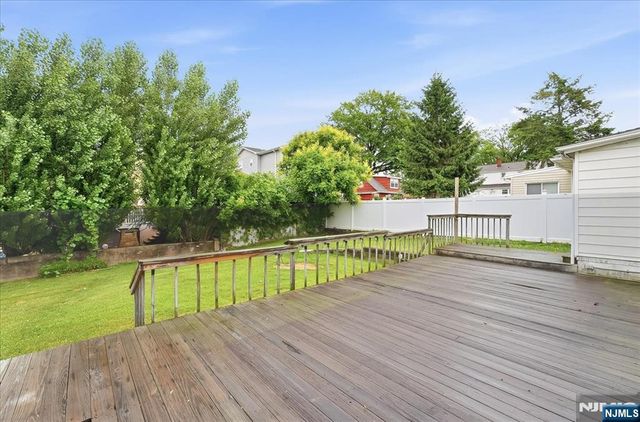 5 Lexington Avenue, Wallington, NJ 07057