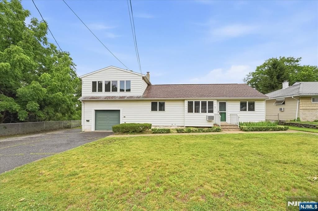 5 Lexington Avenue, Wallington, NJ 07057