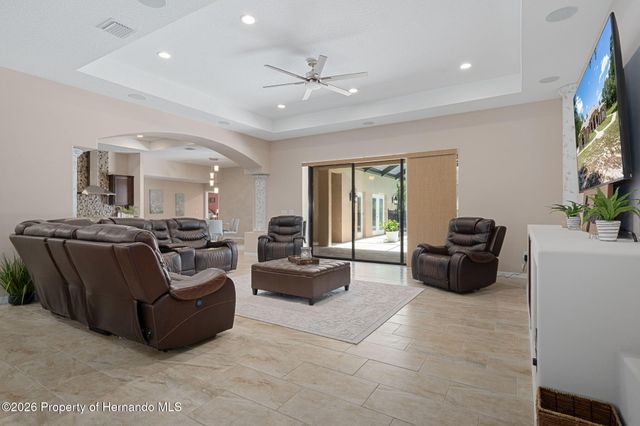 222 Suncoast Boulevard, Spring Hill, FL 34608