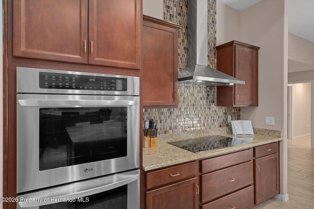 222 Suncoast Boulevard, Spring Hill, FL 34608
