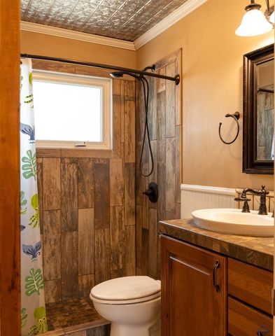 2611 LAWNDALE DR, Rapid City, SD 57702