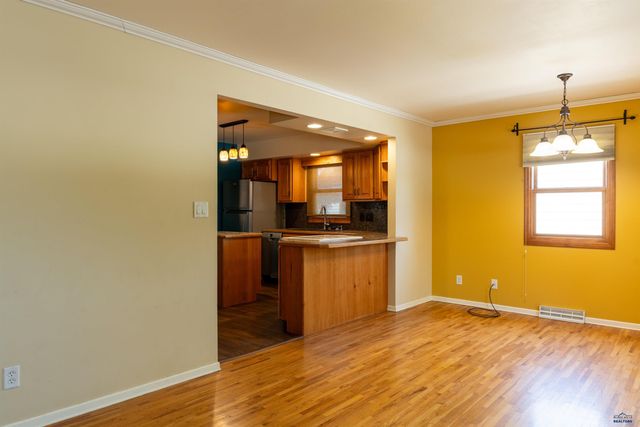 2611 LAWNDALE DR, Rapid City, SD 57702